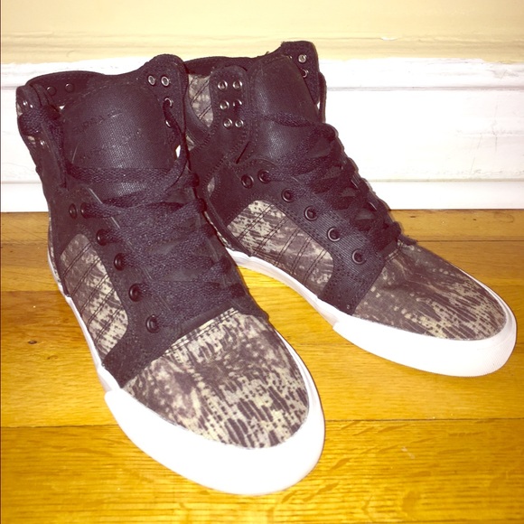 Brand new stylish Supra womens sneakers
