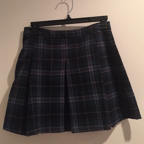 Plaid pleated high-waisted skirt