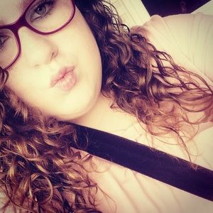 Meet your Posher, Olivia