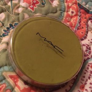 MAC True Chartreuse Chromacake