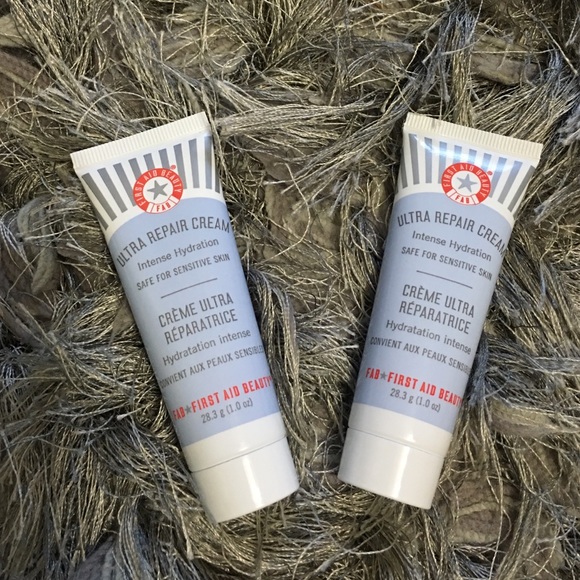 2 First aid beauty ultra repair cream