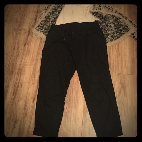 High-waisted ,black draw-string ankle pants