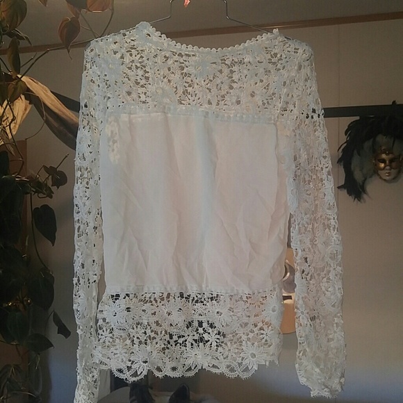 🚫Traded🚫Dainty white lace top