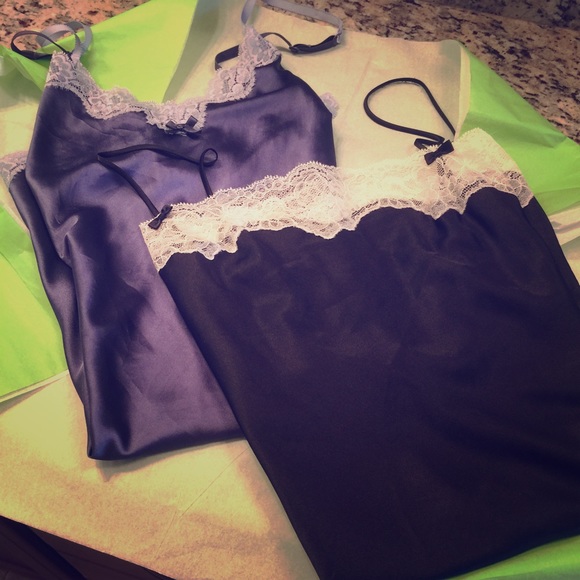 ❌SOLD❌2 brand new, Victoria Secrets chemise li
