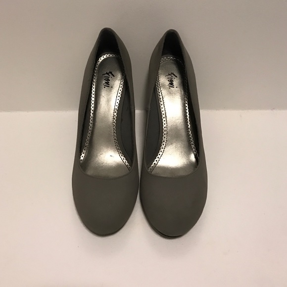 Gray heels