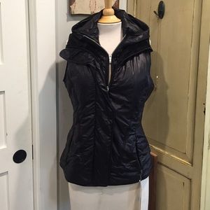 NWT Lululemon Glacier Vest, size 10, black