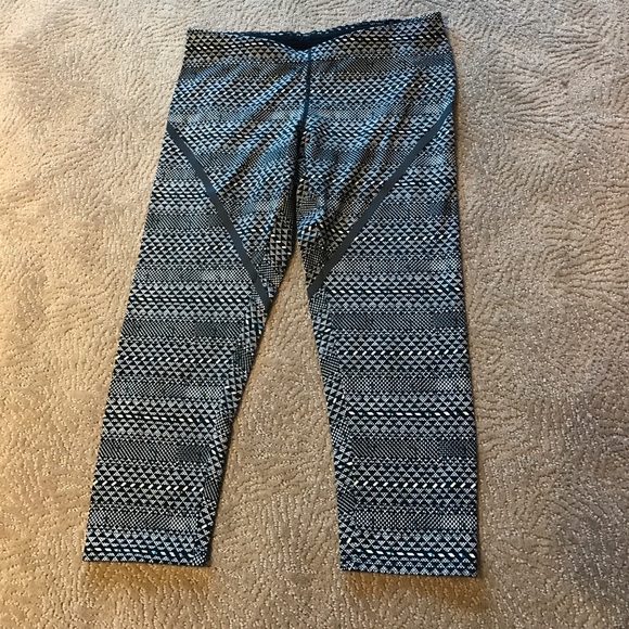 Nike Pants - Nike Crop Running Tights