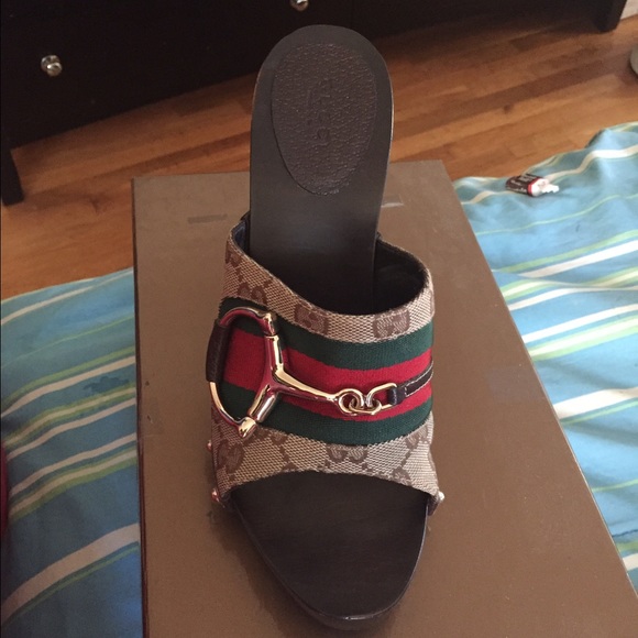 Ladies Gucci shoes