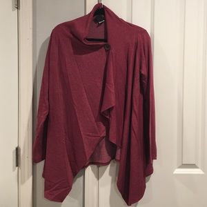 Nordstrom bobeau top.  Tiny hole in arm pictured