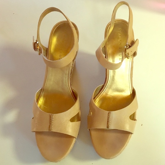 Ivanka Trump ithoratia wedge tan leather 11
