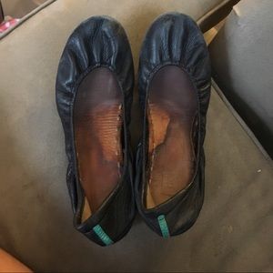 Black leather tieks