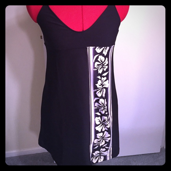 Black dress with Hawaiian Flowers 🌺