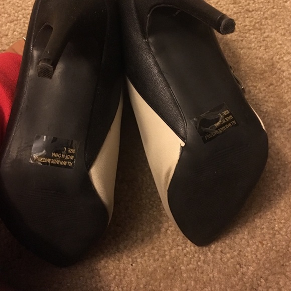 Booties - Picture 4 of 4