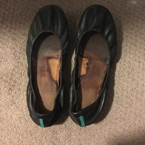 Black leather tieks