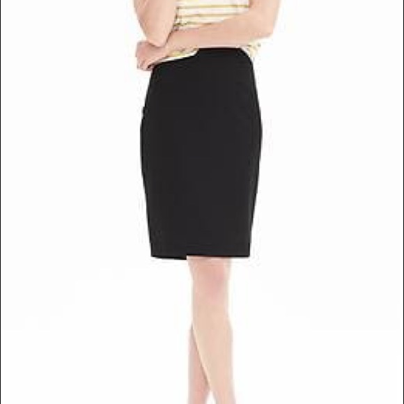 NWT Banana Republic lightweight wool pencil skirt