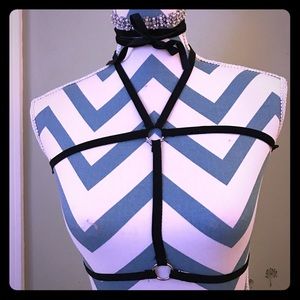 Strappy bralette/Harness 😍