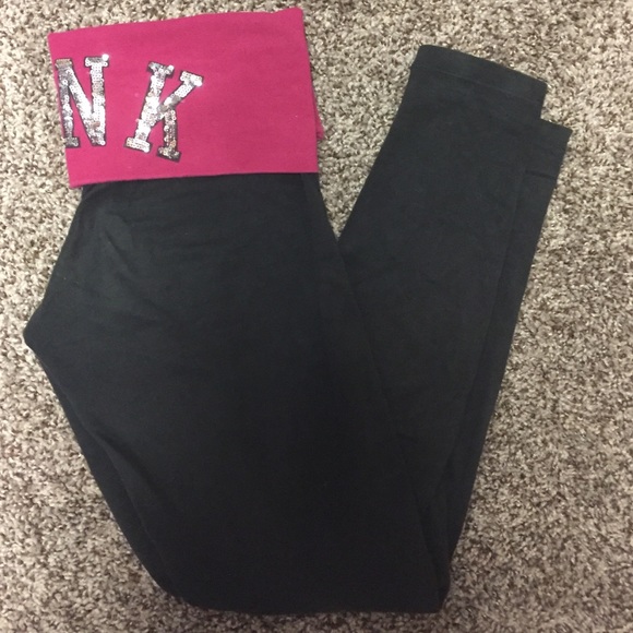 VS Pink yoga leggings!