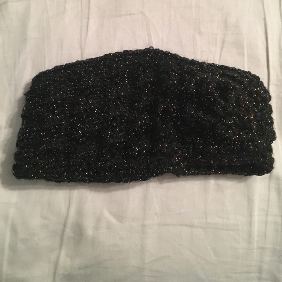 Black sparkly headband with cute flower on side. - Picture 1 of 3