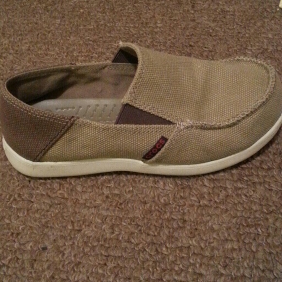 Crocs! Boys size 2. EUC