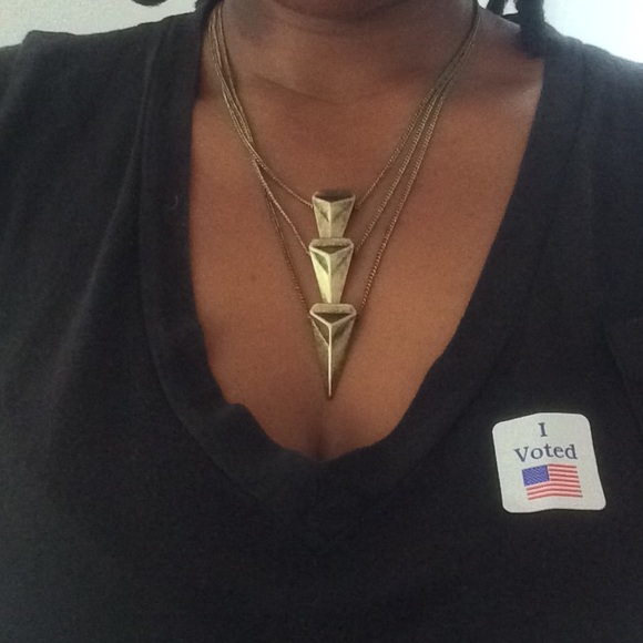 H&M Tiered Necklace - Picture 3 of 3
