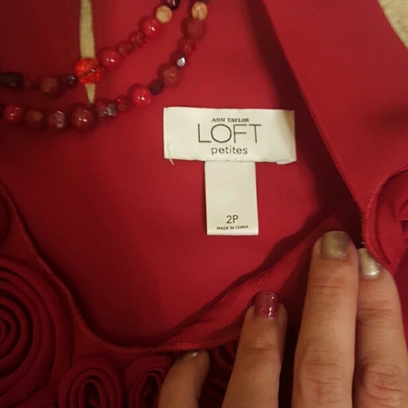 Red dress - Picture 3 of 3