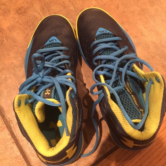 Under Armour Basketball shoes
