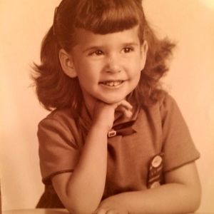 Meet your Posher, Claudia