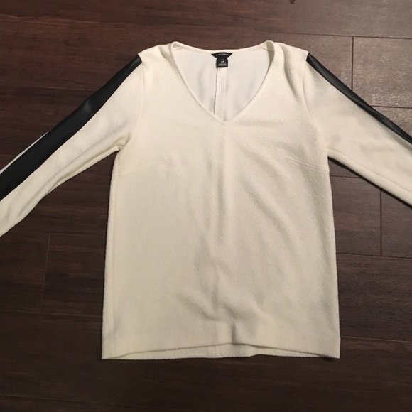 Club Monaco - Small lightweight white sweater