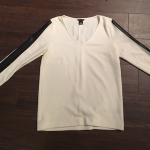 Club Monaco - Small lightweight white sweater