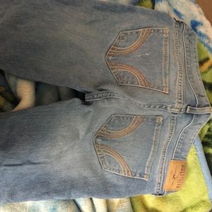 Rarely been worn. Size 0. Hollister jeans