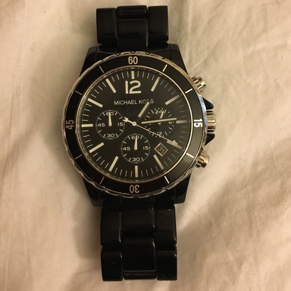 Only worn a few time Michael Kors watch!