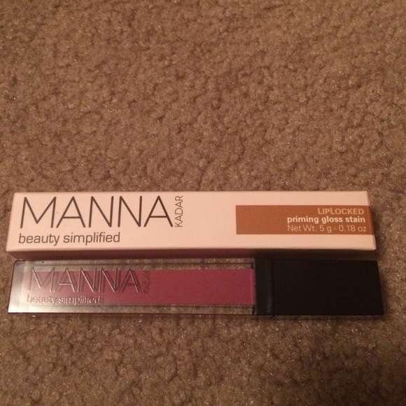 Manna Kadnar priming gloss stain