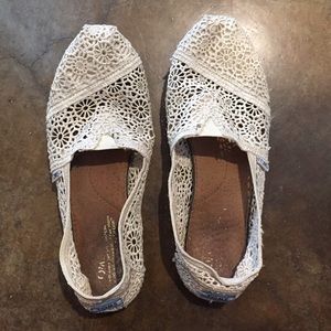 Ivory lace Toms