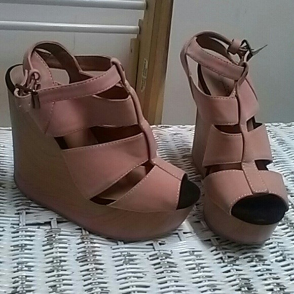 EUC wooden micro suede strappy platforms 6-6.5