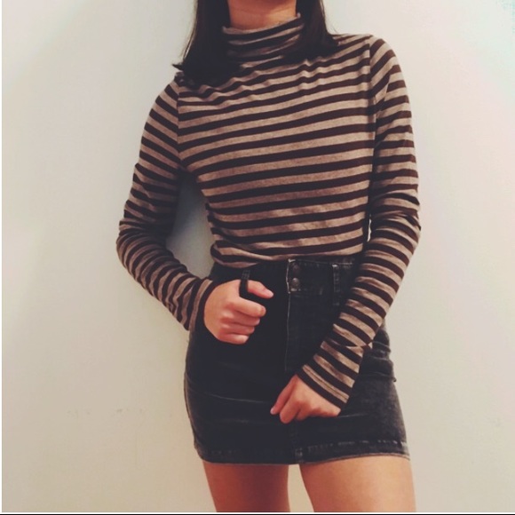 Vintage Tops - 🌻FINAL PRICE DROP🌻 Striped Turtleneck Tee