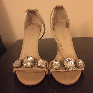 Nude Heels size 7