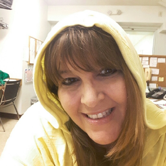 Meet your Posher, Angela - Picture 1 of 1