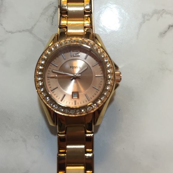 Authentic Rose Gold Fossil Watch - Picture 2 of 4