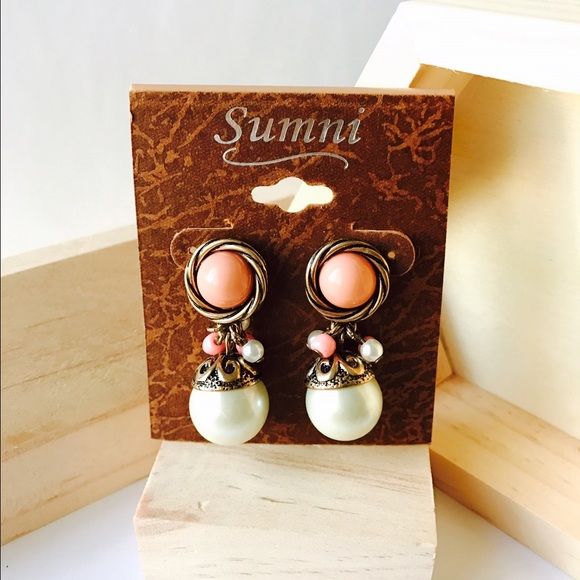 Sumni button roped trim with pearl drop earrings - Picture 1 of 4