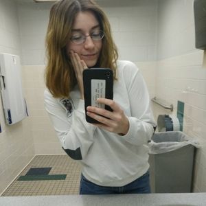 Meet your Posher, Roxanne