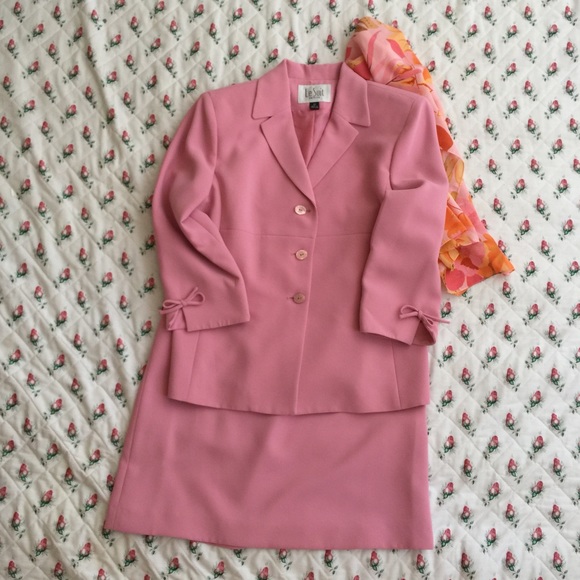 Beautiful LeSuit 3-piece skirt suit! 💟💟💟