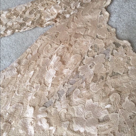 Nude lace dress. Brand new! Size XS. Lined - Picture 3 of 4