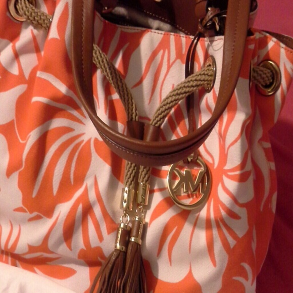 MK drawstring purse - Picture 2 of 6