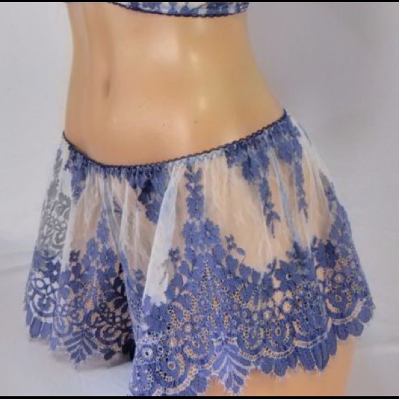 Victoria's Secret Dream Angels Floral Lace Short - Picture 2 of 6