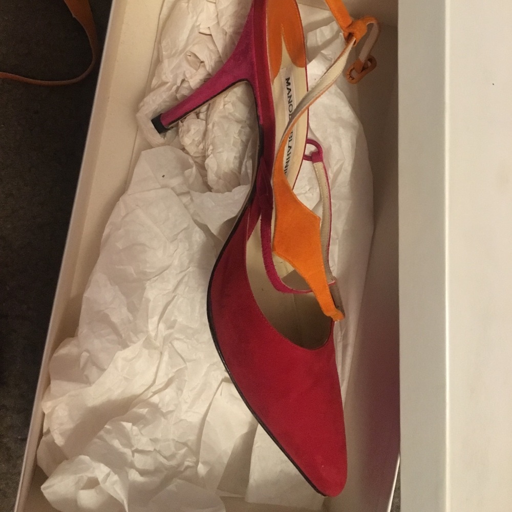 Manolo Blahnik Shoes - Picture 4 of 5