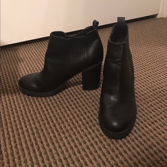 Sam&Libby Black Booties