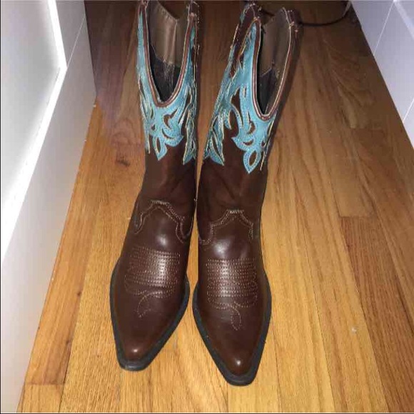 Brown and blue cowgirl boots - Picture 1 of 4