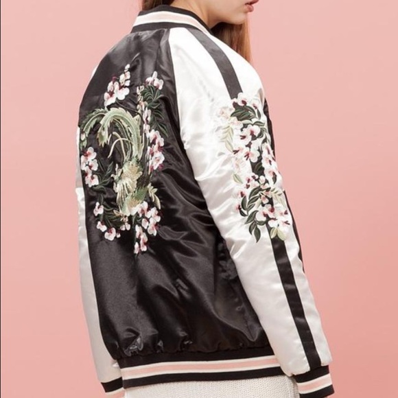 Stradivarius reversible bomber in small