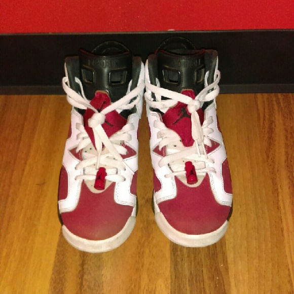 Carmine 6s size 6.5