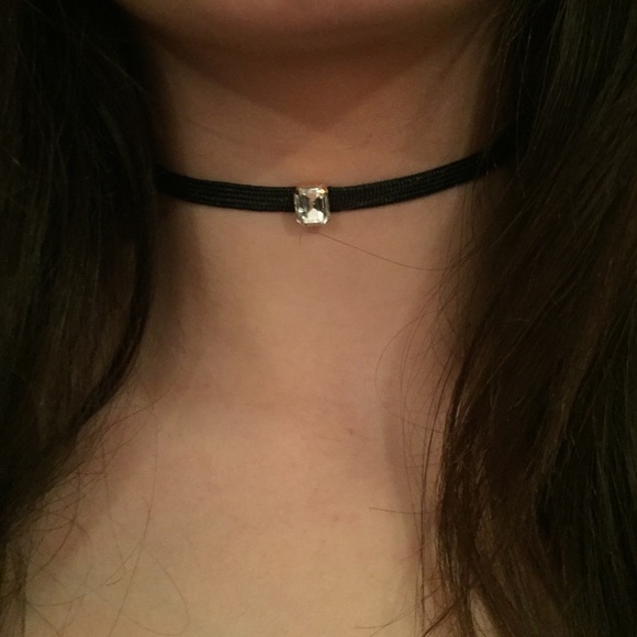 Choker - Picture 1 of 1